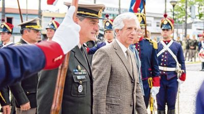 Tabaré echó al jefe del Ejército y sacudió a Uruguay en un año electoral