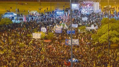 Rosario: Una marcha sin fin repudió el golpe del 76 y rechazó el ajuste de Macri