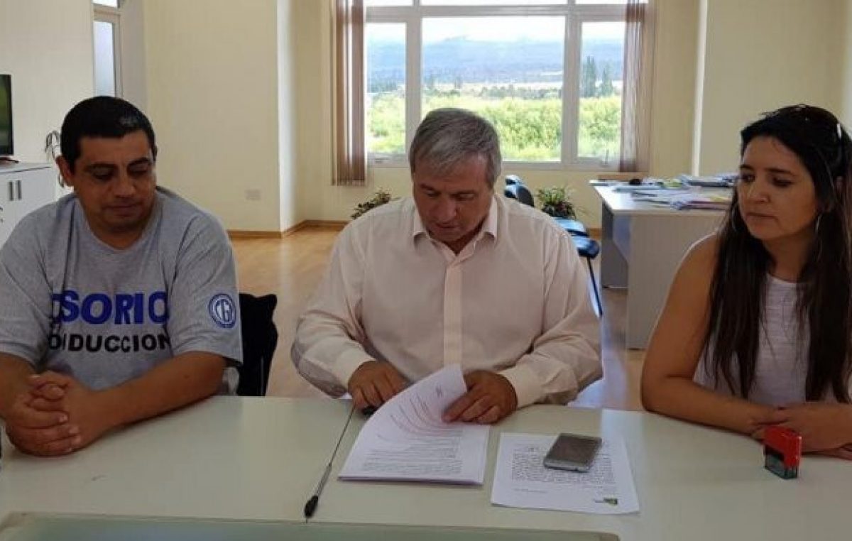 La Municipalidad de Trevelin y gremios firmaron acuerdo salarial del 27%