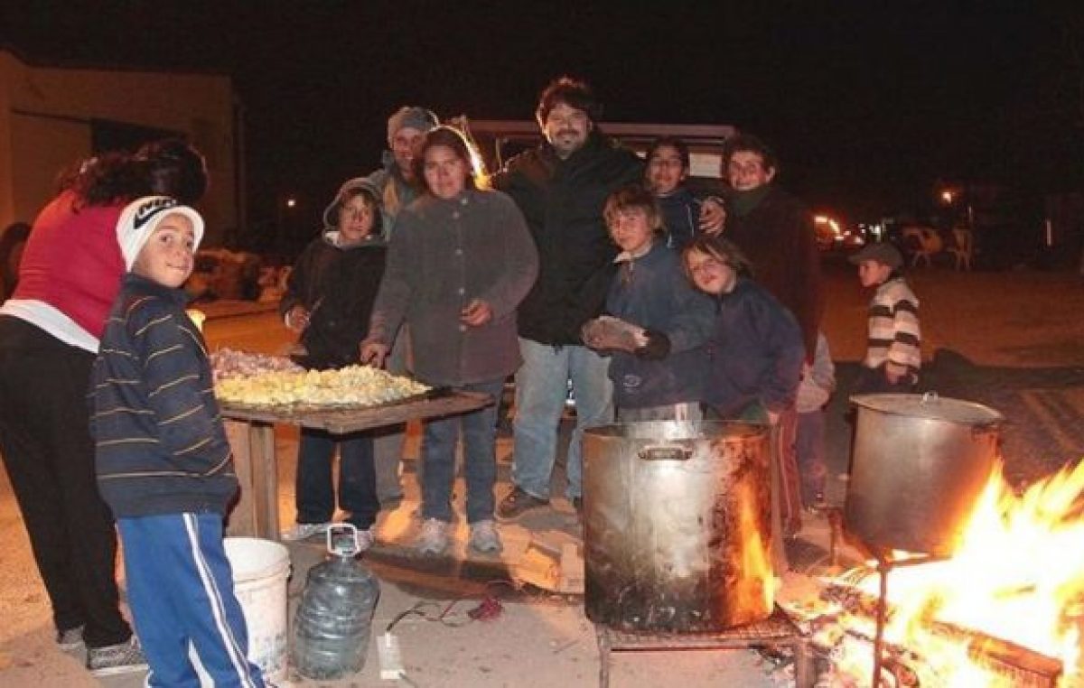 Familias jujeñas se agrupan para comer y abaratar gastos