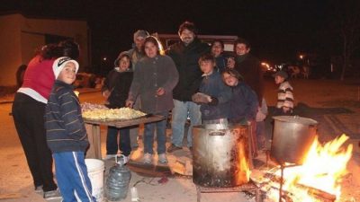 Familias jujeñas se agrupan para comer y abaratar gastos