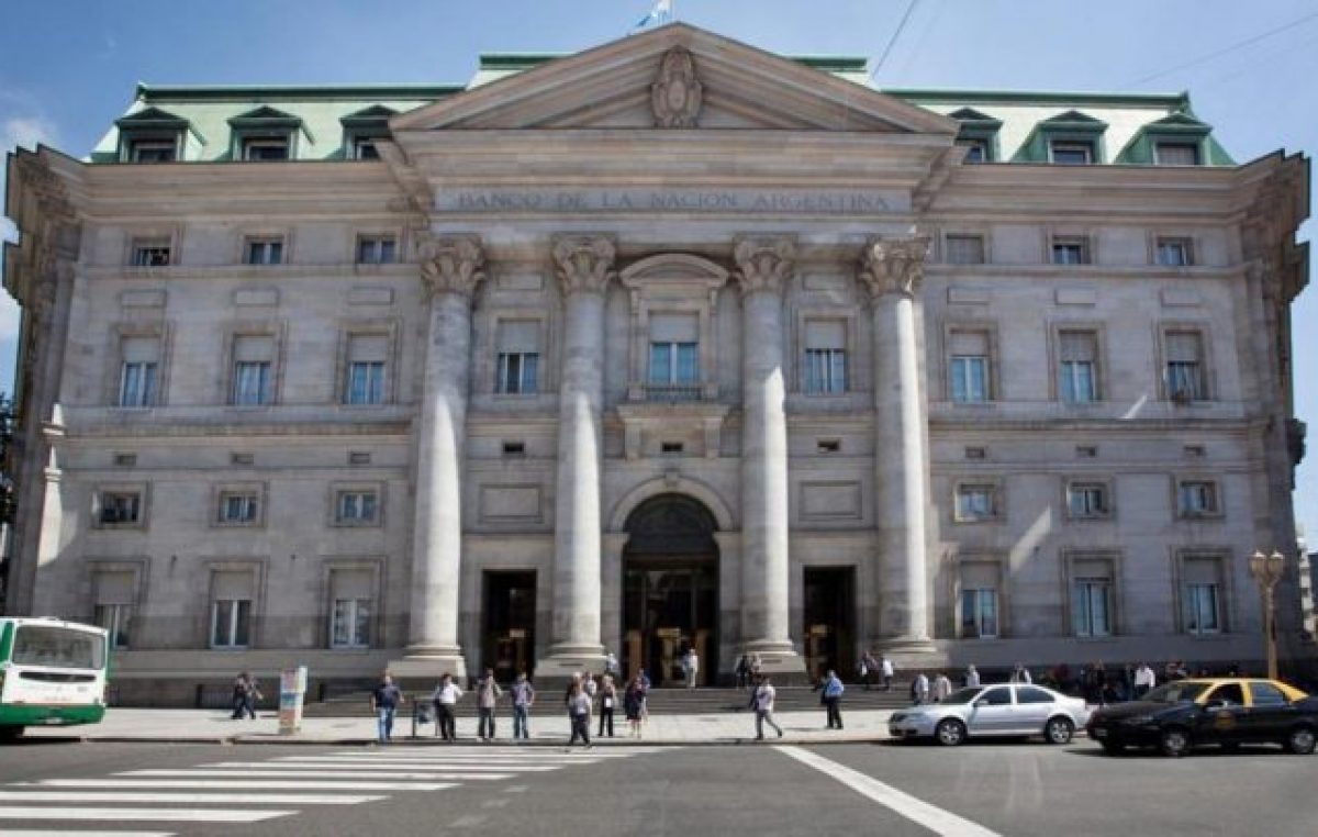 La ANSES como rueda de auxilio: Ahora depositó $5000 millones en un Banco Nación con crisis de liquidez