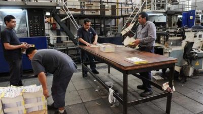 Los empresarios ven «imposible» la reactivación e «improbable» recuperar el salario