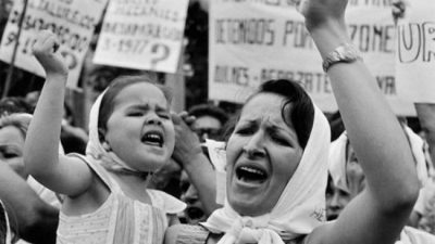 24 de Marzo: la historia de una foto que se convirtió en símbolo de la resistencia