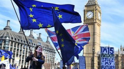 Cuando llama el Brexit aparece el dinero