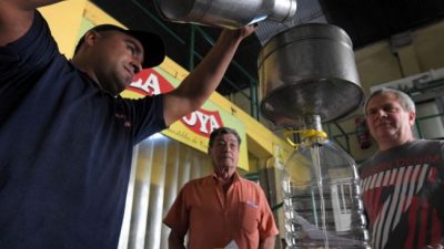 Comprar en la fábrica: un nuevo recurso para ahorrar en los alimentos en Mendoza