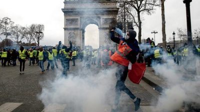 El gobierno de Macron, en la encerrona amarilla