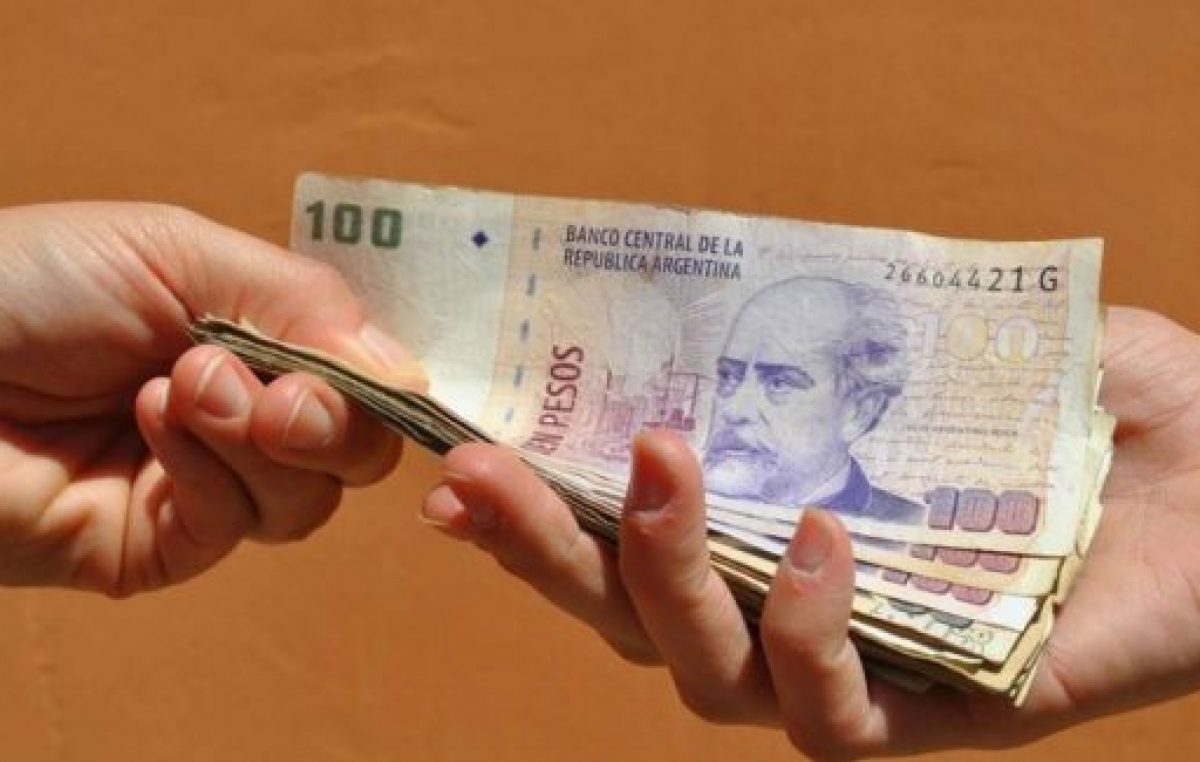 La mitad de los argentinos le debe plata a alguien y el resto dice que la pedirá