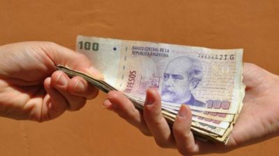 La mitad de los argentinos le debe plata a alguien y el resto dice que la pedirá