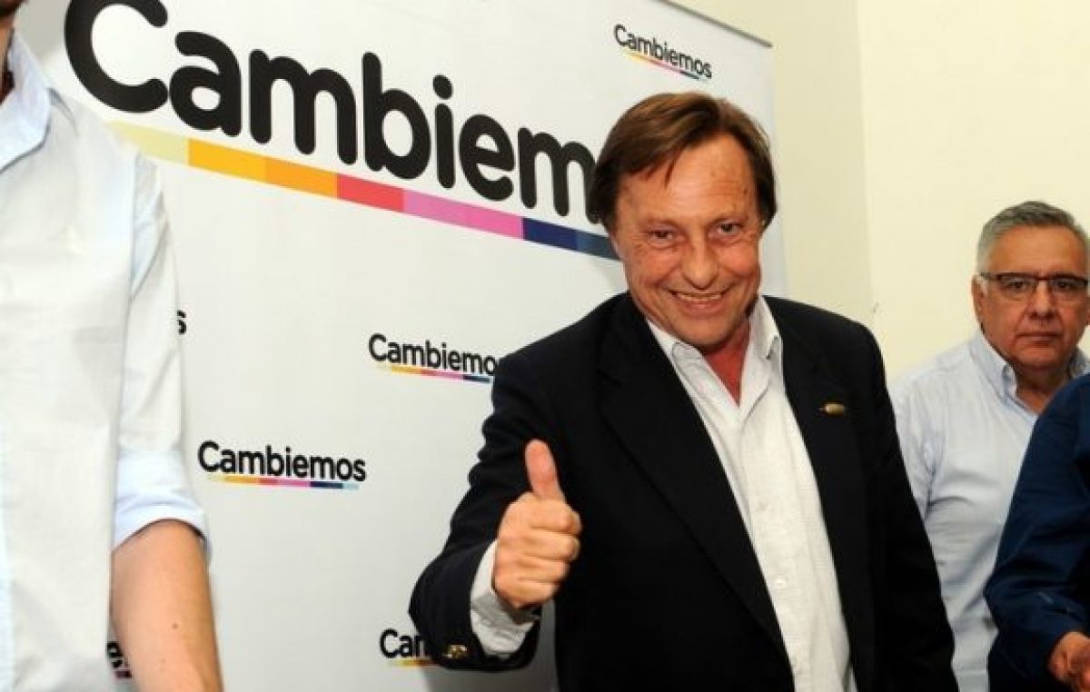 El intendente de Paraná acusado de narco, colgado de la luz