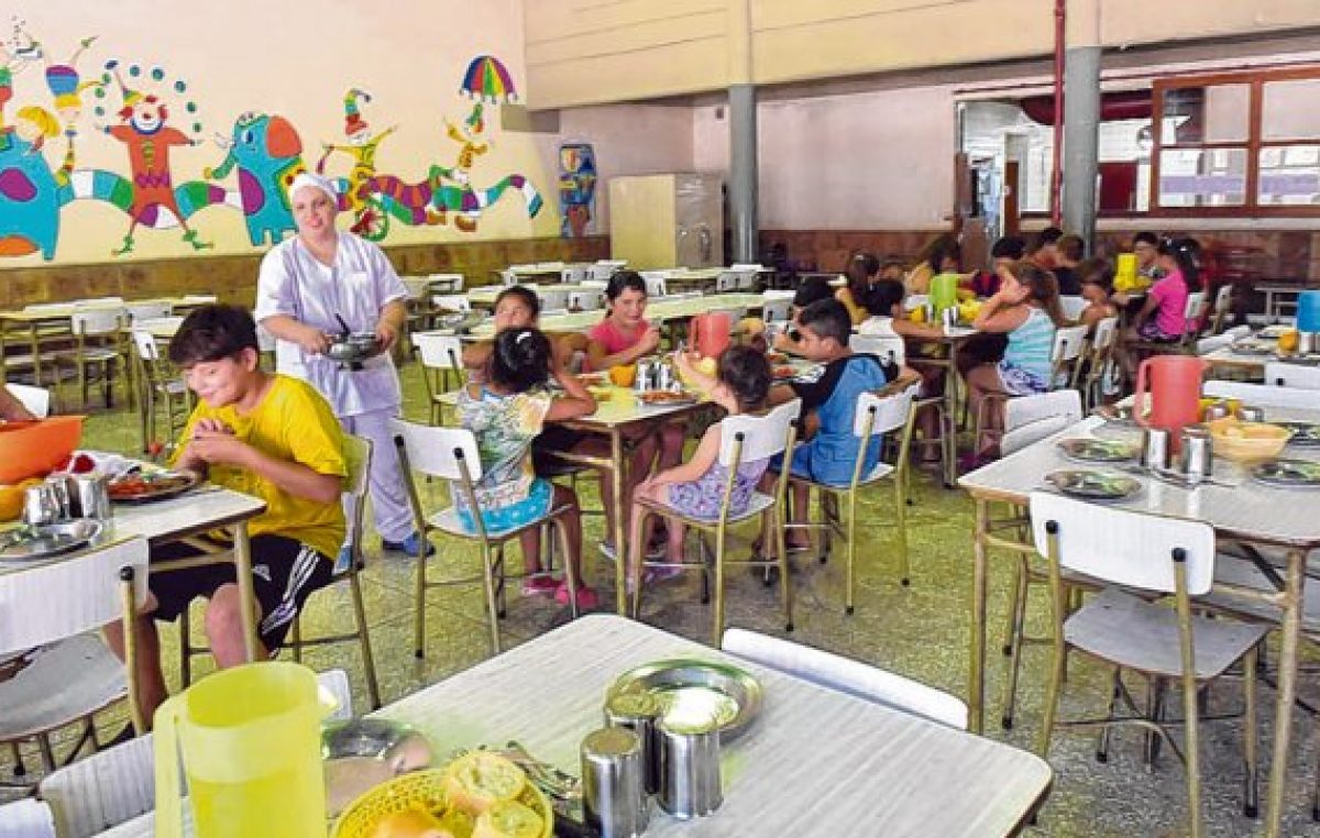 Rosario: Crecen los pedidos para servir copa de leche en los barrios
