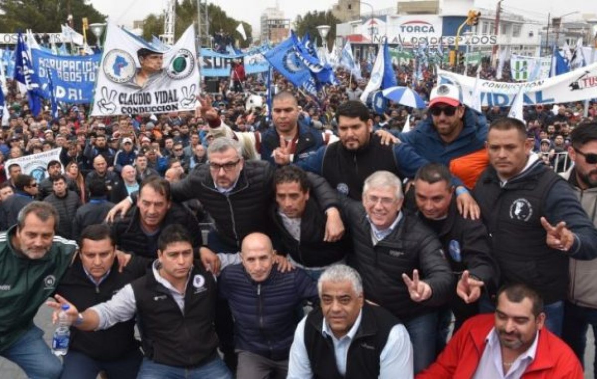 Imponente manifestación de trabajadores santacruceños contra las políticas de ajuste