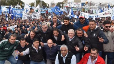 Imponente manifestación de trabajadores santacruceños contra las políticas de ajuste