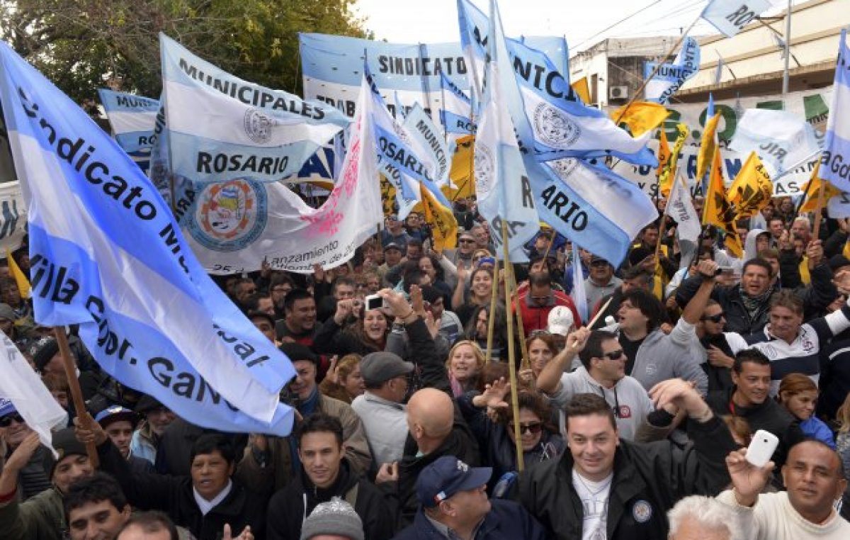 Los municipales santafesinos definen el miércoles si van a un paro de 72 horas