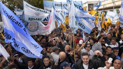 Los municipales santafesinos definen el miércoles si van a un paro de 72 horas