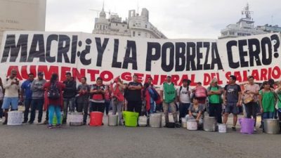 En sectores del conurbano el 70% no llega a fin de mes y el 52% reduce la porción de comida