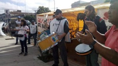 Municipales de Viedma cumple el segundo día de paro