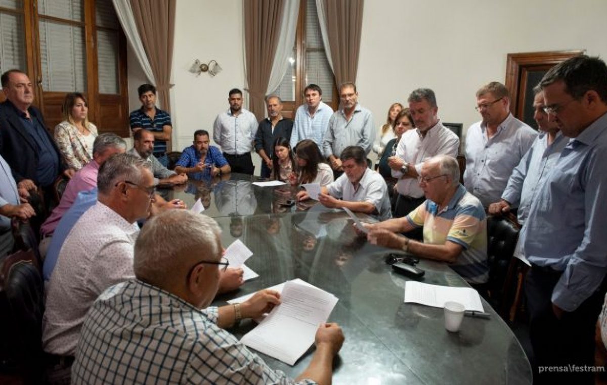 Gremios Municipales santafesinos e Intendentes acordaron la política salarial