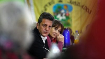 Massa les marca la cancha a sus “socios” de Alternativa Federal y presenta cien candidatos a intendente