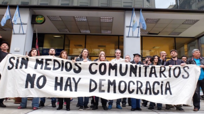 Despidos masivos, cierres y crisis en diarios y radios