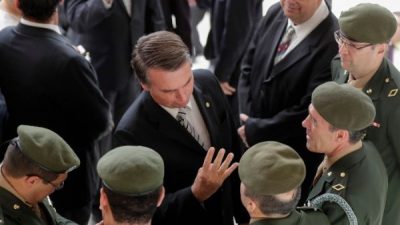 Bolsonaro ahora quiere revisar cómo se cuenta el golpe militar en las aulas