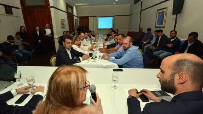 Con el faltazo de Cambiemos, intendentes debatieron una de las leyes más trascendentales para la política santacruceña