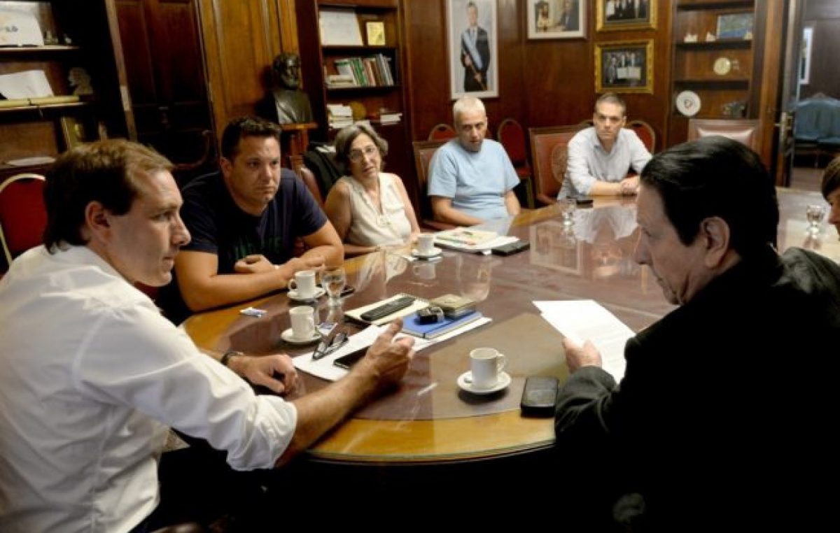 Municipales bonaerenses cierran paritaria, pero por debajo de la inflación