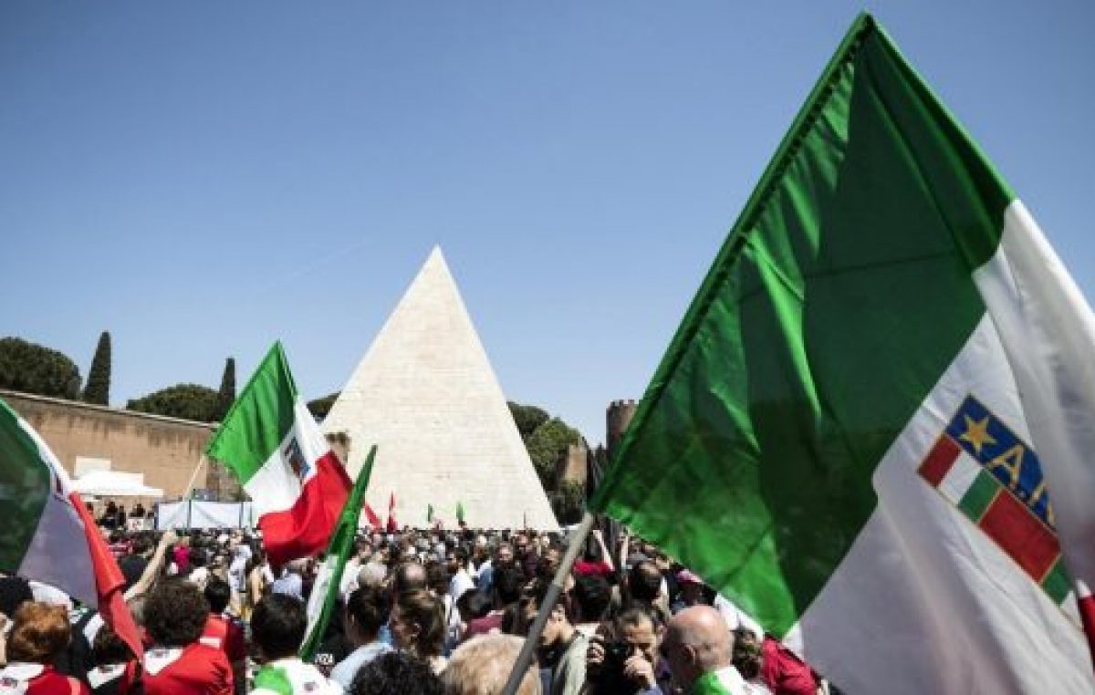 El revisionismo sobre el fascismo divide a Italia