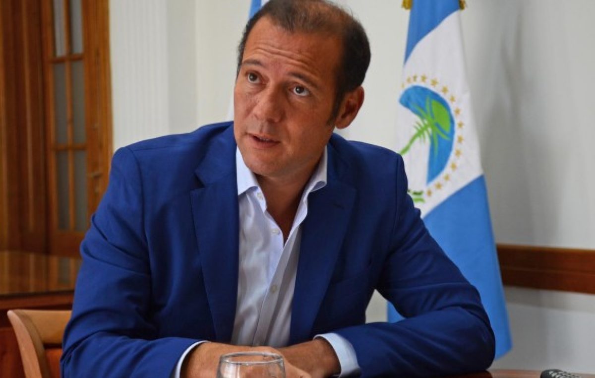 Cuestionan transparencia de los viajes al exterior del gobernador de Neuquén