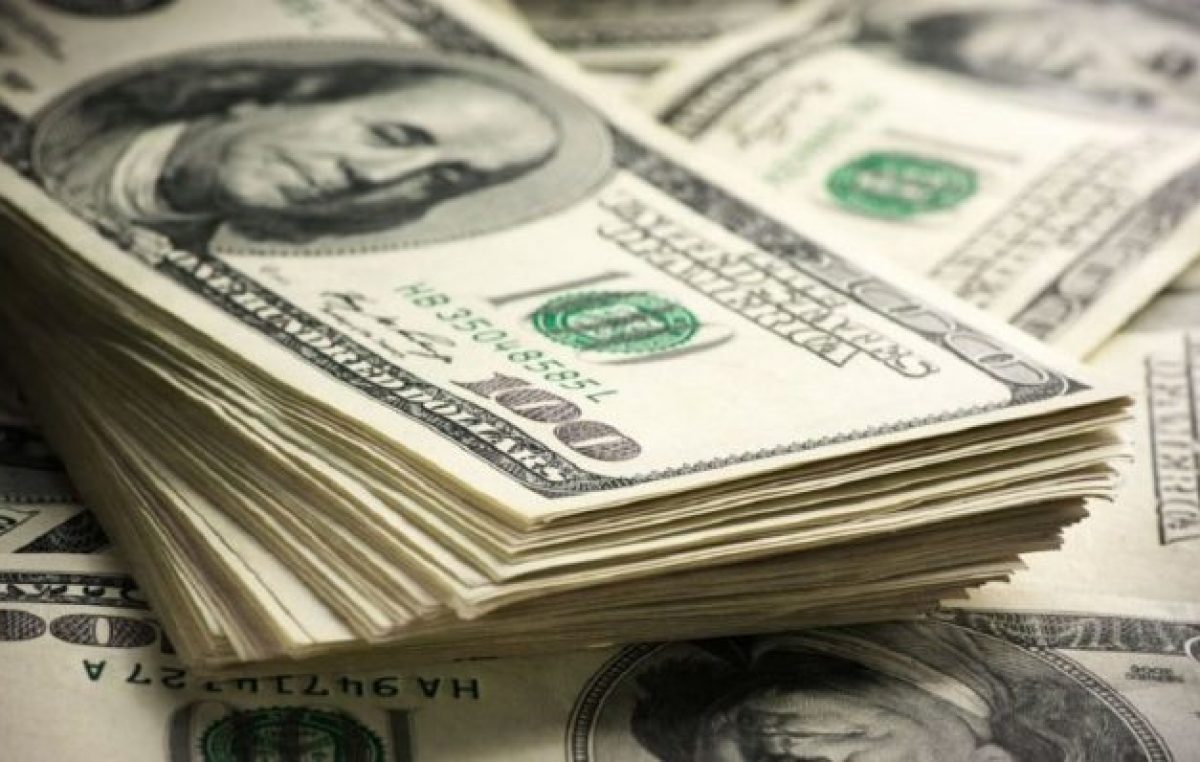 Nueva deuda por 900 millones de dólares con vencimientos en 2019
