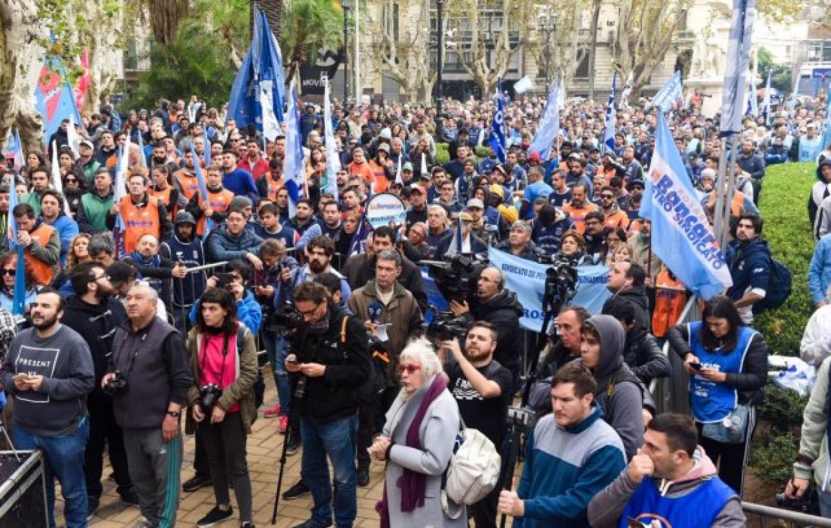 Rosario le dijo «basta» a las políticas del gobierno nacional con dos masivos actos