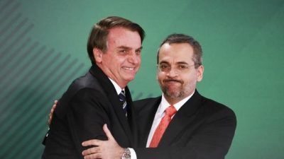 Bolsonaro planea reducir presupuesto para las universidades
