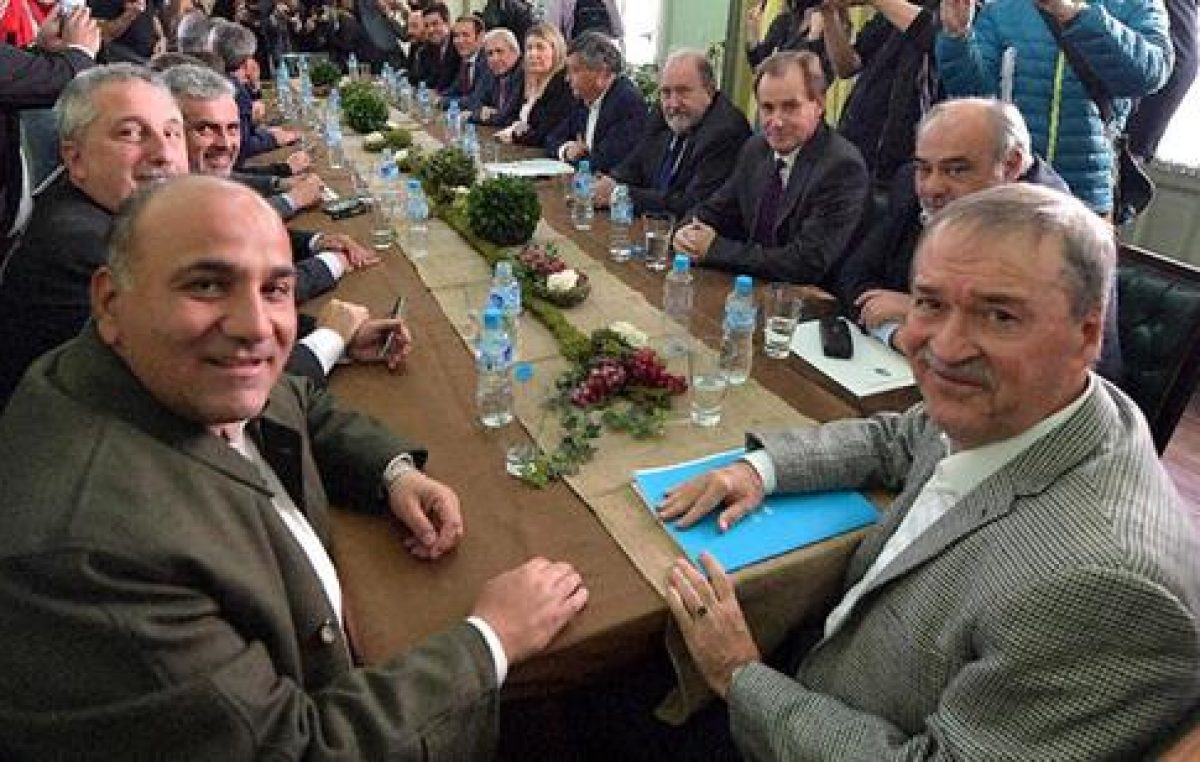 Acuerdo: Gobernadores no firman y avanzan en diseño de contrapropuesta