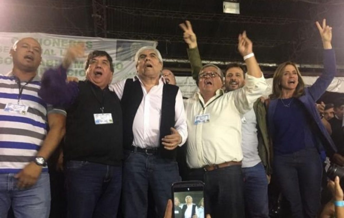 Moyano hace pie en los municipios bonaerenses con su armado de trabajadores municipales