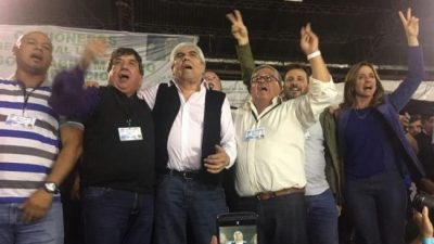 Moyano hace pie en los municipios bonaerenses con su armado de trabajadores municipales