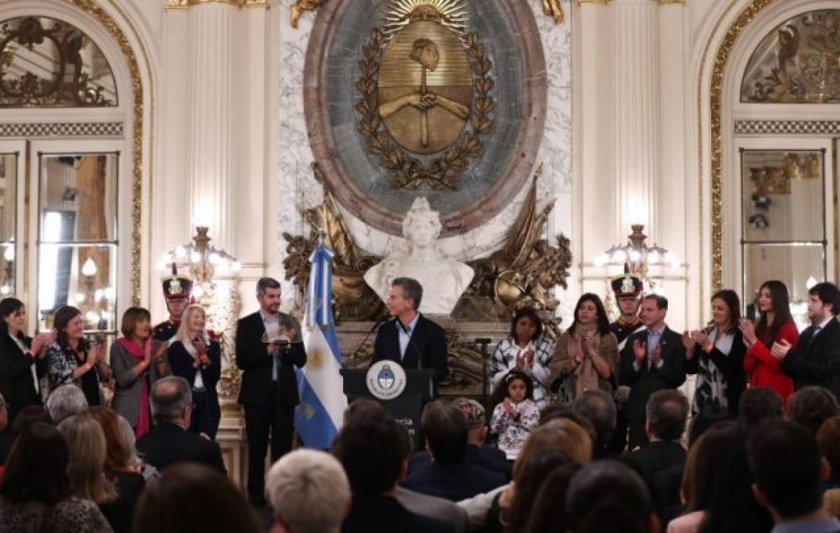 ¿Cuáles cloacas? Un informe del INDEC dejó en offside a Marcos Peña y a Macri