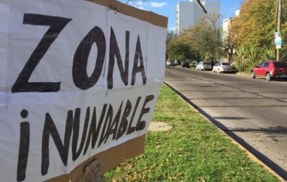 Vecinos de La Plata le declaran la guerra a una obra de Garro que puede volver a inundar la ciudad