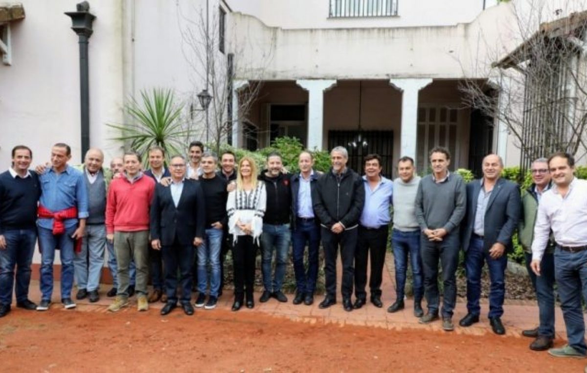 Los intendentes del PJ van a Cañuelas para empezar a debatir la candidatura a gobernador