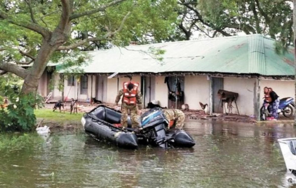 Ya hay evacuados en el norte de Santa Fe por el agua que ingresa de Chaco y Santiago