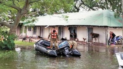 Ya hay evacuados en el norte de Santa Fe por el agua que ingresa de Chaco y Santiago