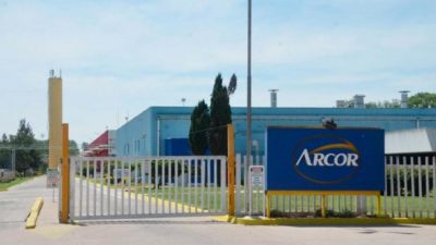 La crisis que no da respiro: Arcor paraliza su producción por acumulación de stock
