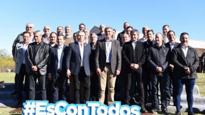Guiño de Alberto Fernández al planteo de los intendentes que quieren pelear la Gobernación