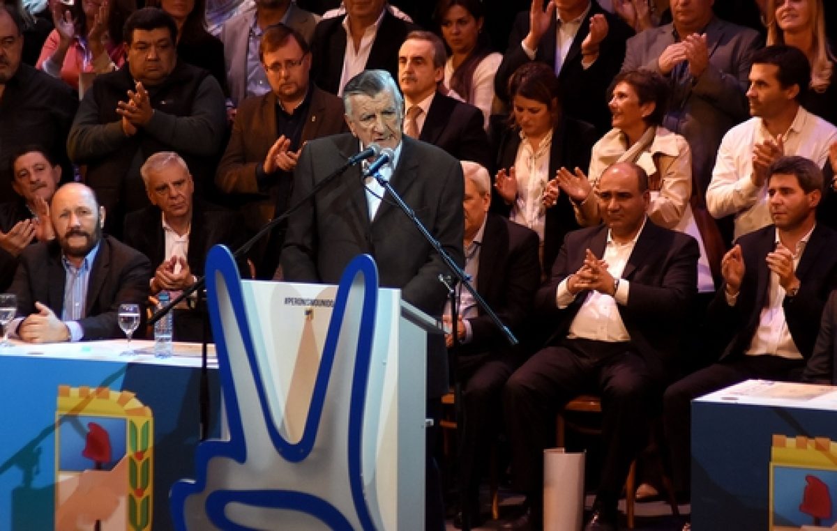 Cumbre del PJ con 14 partidos políticos de la oposición