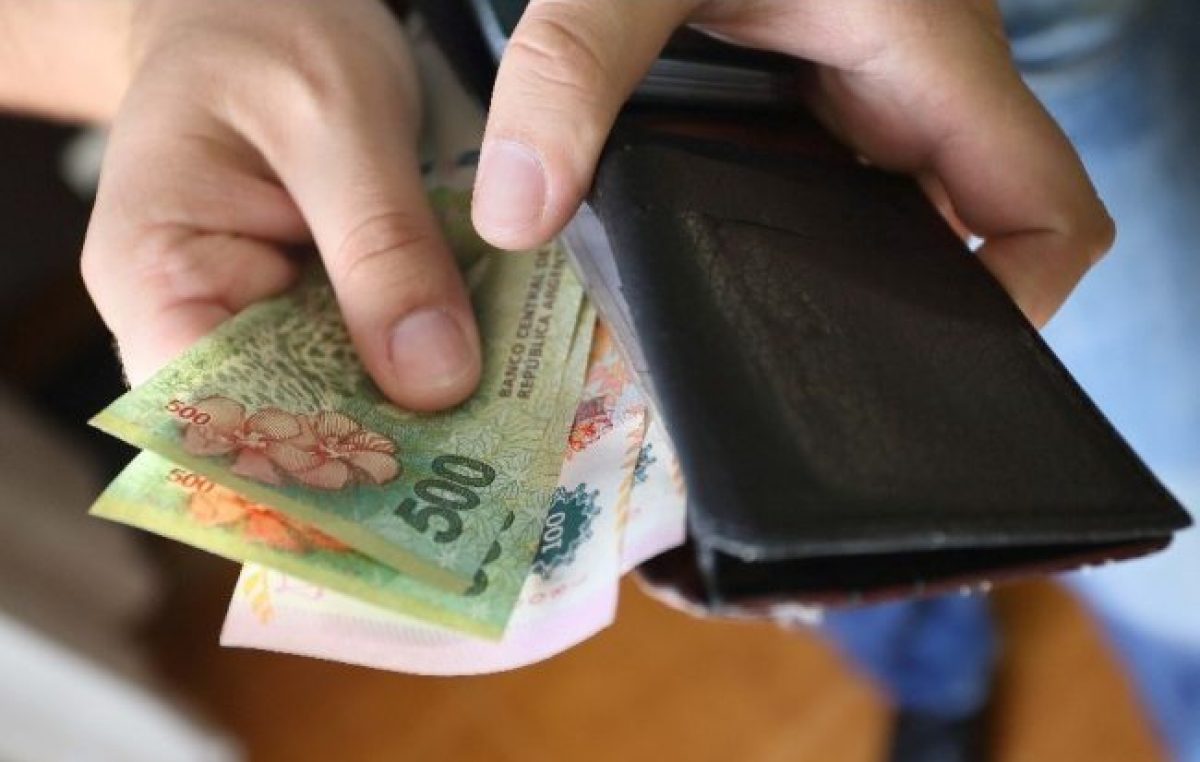 El salario mínimo cayó 28% en tres años en Argentina