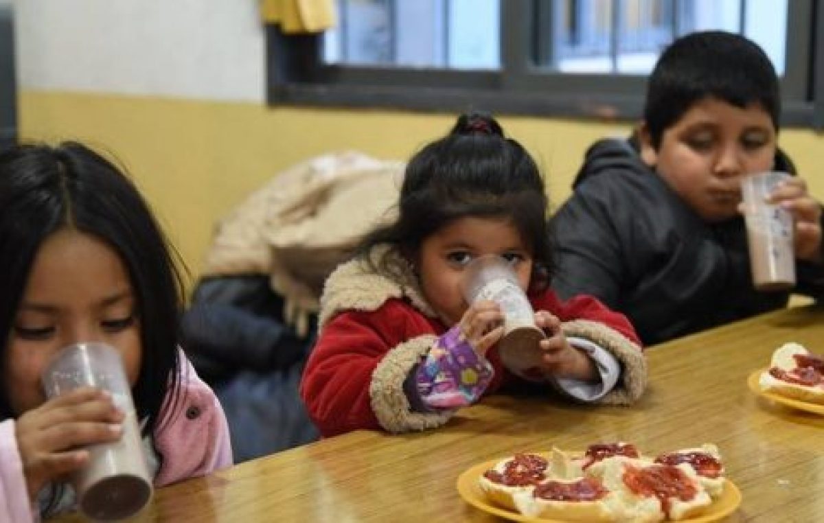Flores: “No sobran pibes, falta comida”