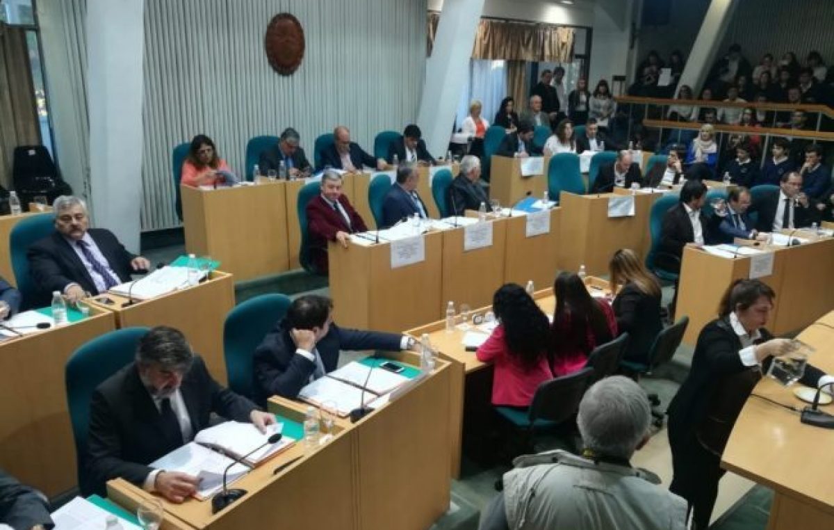 Diputados decidirán el reparto entre municipios de Santa Cruz