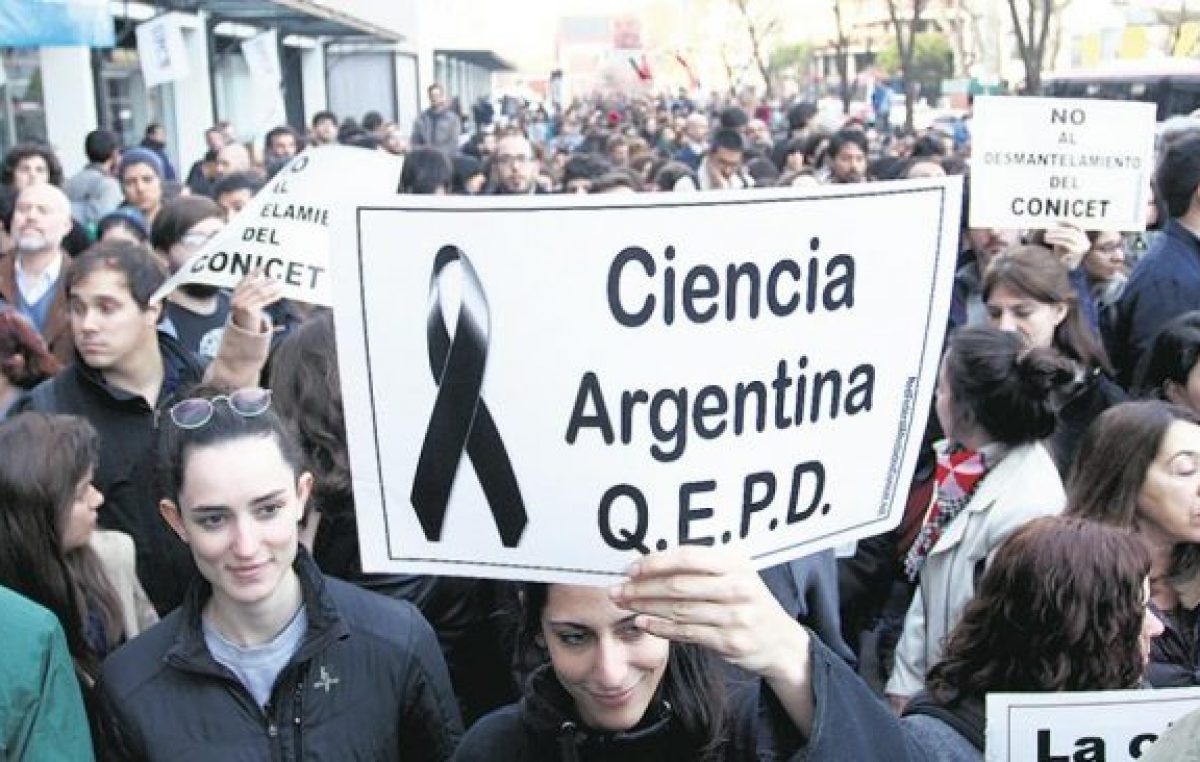 ¿Quedan todavía científicas y científicos PRO?