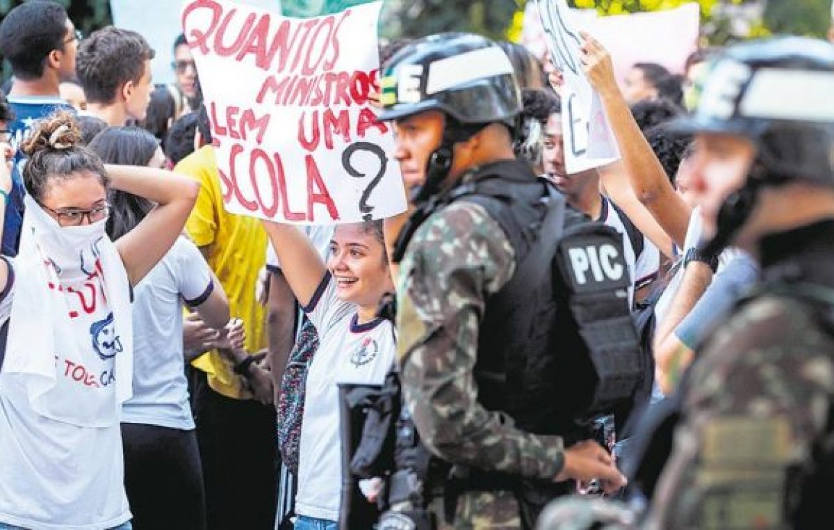 Contra los recortes de Bolsonaro en Educación