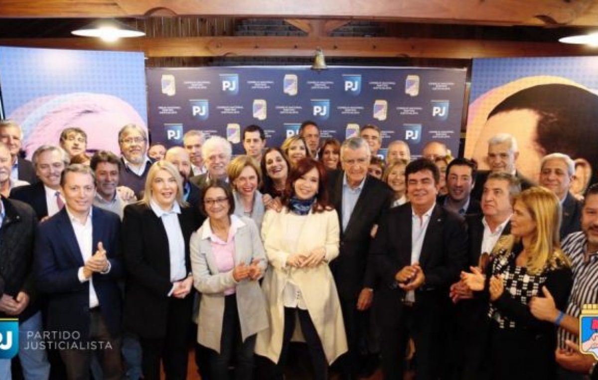 Cristina se puso “a disposición” del PJ para construir una coalición “desde el lugar que sea”