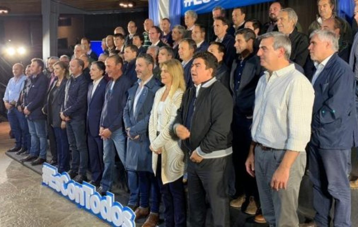 Tras la cumbre en Cañuelas, los intendentes peronistas establecen que el “único adversario es Vidal”